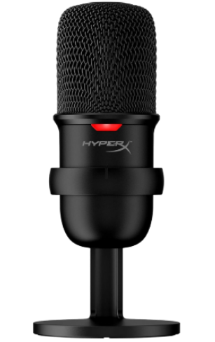 Microphone HyperX SoloCast USB noir posé sur un socle rond, éclairé par un projecteur sur fond bleu brumeux, avec encart turquoise vantant sa polyvalence pour les streamers et créateurs.