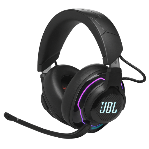Casque-micro gaming sans fil JBL Quantum 910 Wireless noir, éclairage RGB et micro amovible, posé sur socle avec fond enfumé violet et encart turquoise mettant en avant ses qualités pour les streamers exigeants.